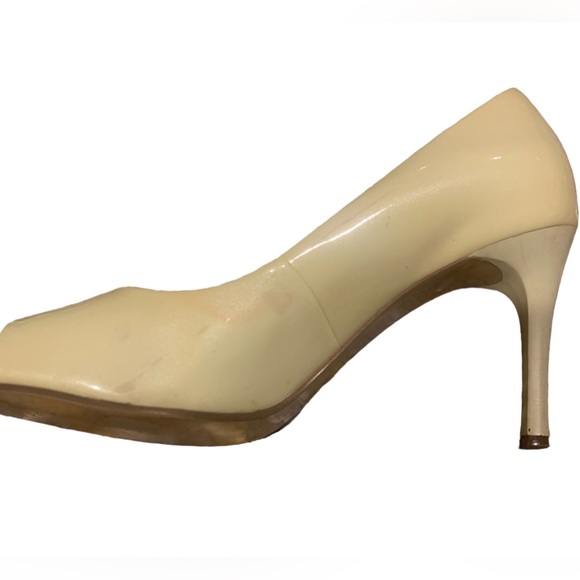 Nine West patent leather heels Size 6 1/2M Open Toe Barbiecore Light Cream Color - Picture 8 of 14